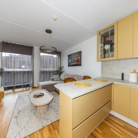 Bright In Rotermann Quarter - Noor تالين